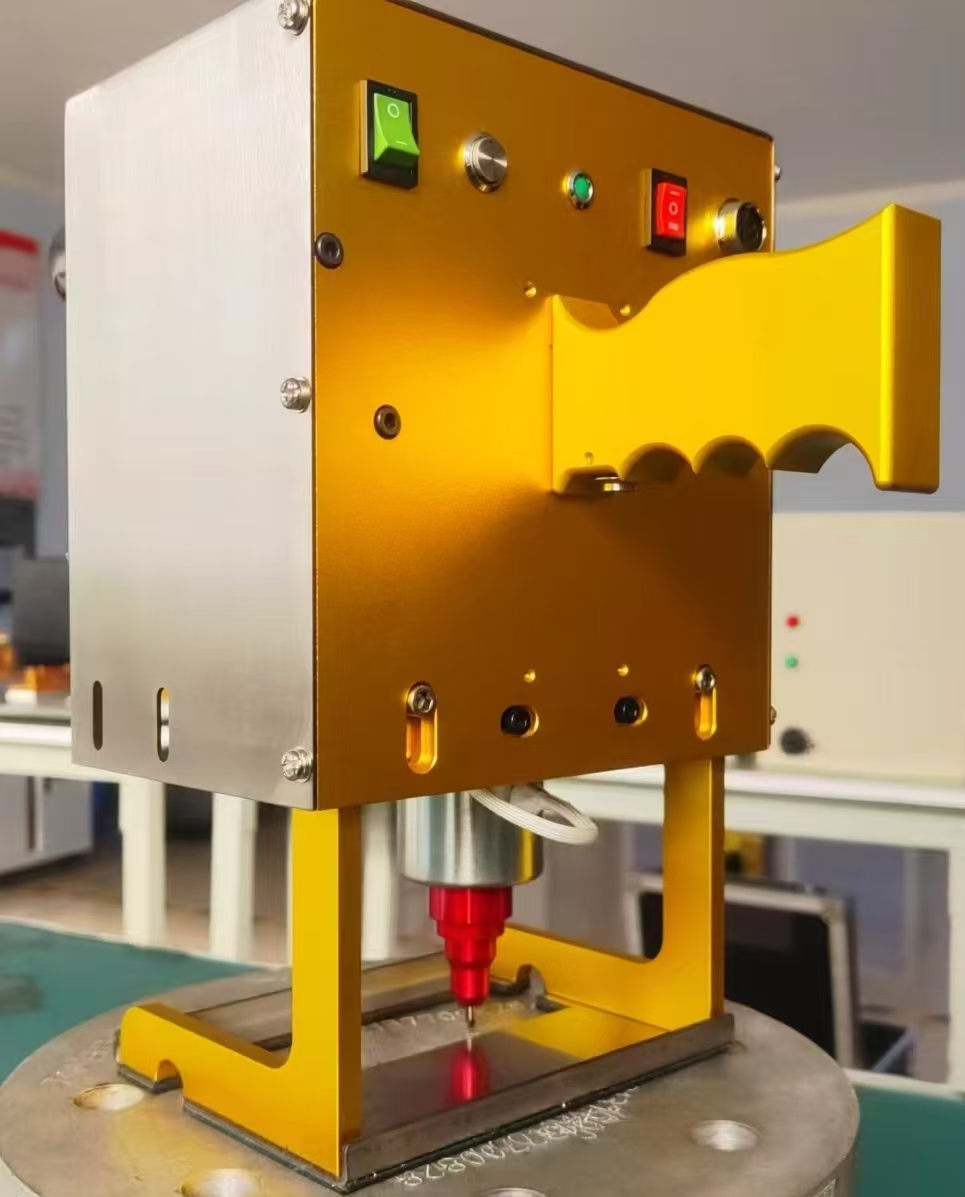 Handgehaltene elektrische Graviermaschine, Metallgravurmaschine auf Stahlrohr